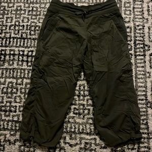 Lululemon green crop yoga pants